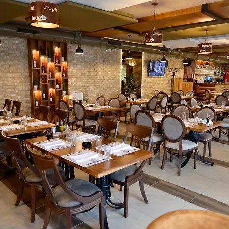 Mv Monogram 3* Indija